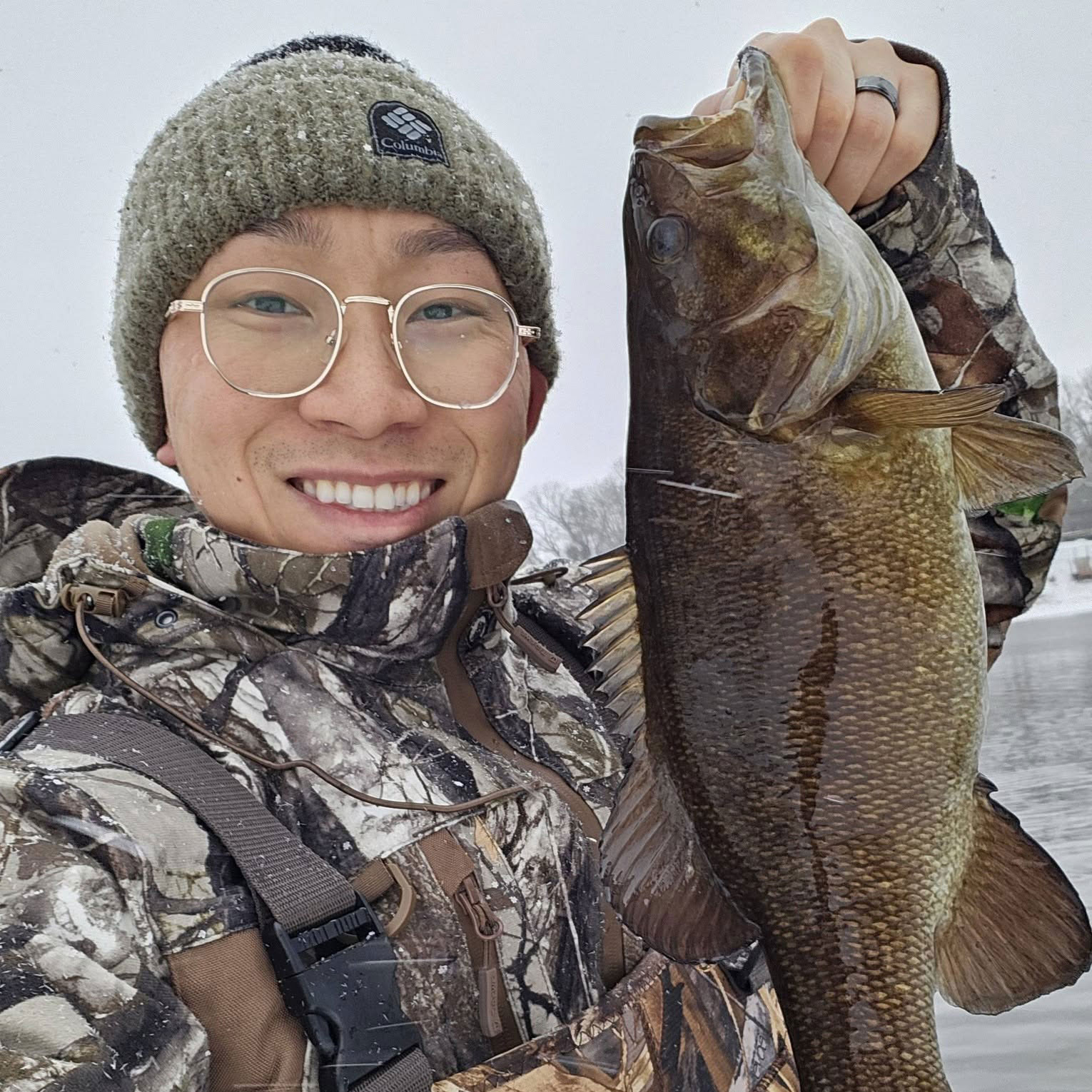 Mong-Vang-Holding-Smallmouth-Bass | Minnesota Kayak Fishing Association Mong Vang Holding Smallmouth Bass