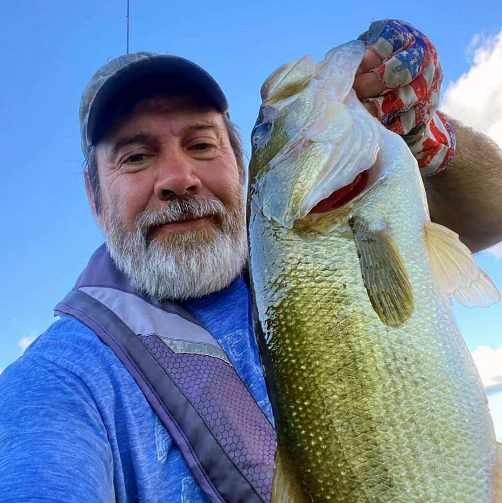 Scott-Zeleny-Holding-Largemouth-Bass | Minnesota Kayak Fishing Association Scott Zeleny Holding Largemouth Bass